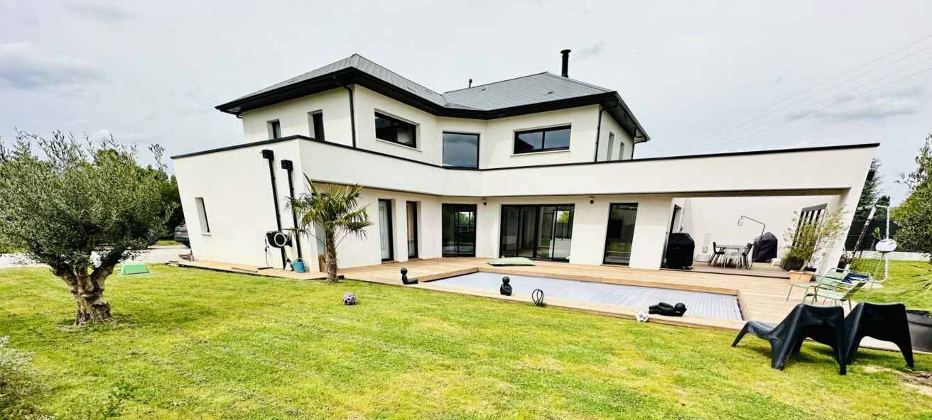 Maisons Novalis, constructeur de maisons individuelles à Caen, présente ses réalisations, ici à Falaise.